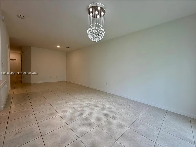 2685 SE 13th Ct — Photo 5