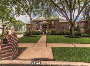 1823 Raintree Cir, Seabrook, TX 77586