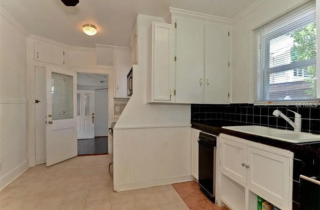 551 Zanesville St S — Photo 3