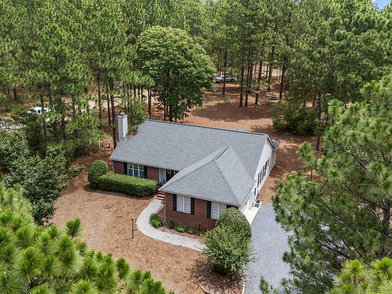 265 Longleaf Dr — Photo 35