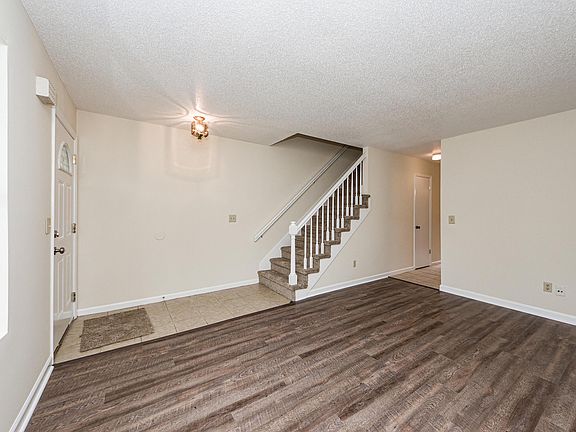 3rd image of 108 Kimeran Ln APT C