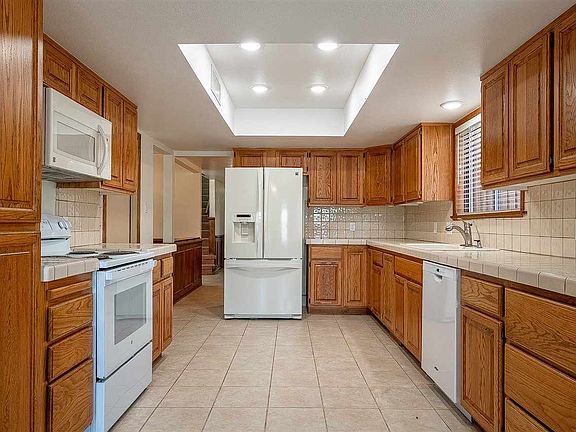 5th image of 3020 S Torrey Pines Cir