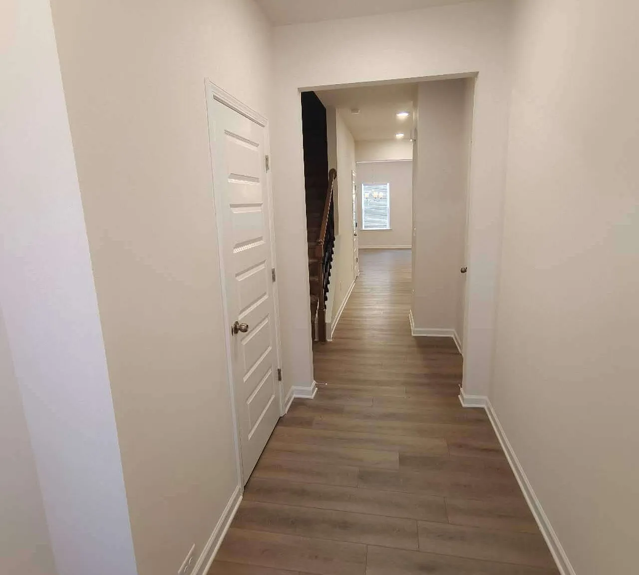 3 bed, 2.5 bath, 1629 sqft, $2,000 — Photo 2