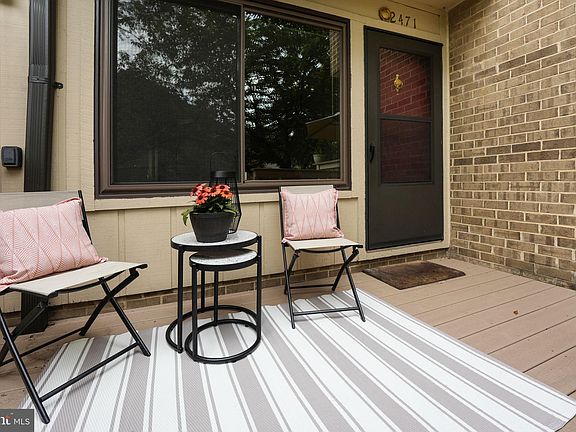 2nd image of 2471 Glengyle Dr