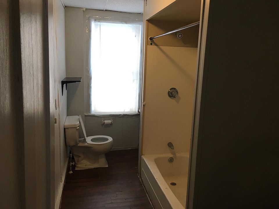 2nd image of 60 Westwood Ave #2