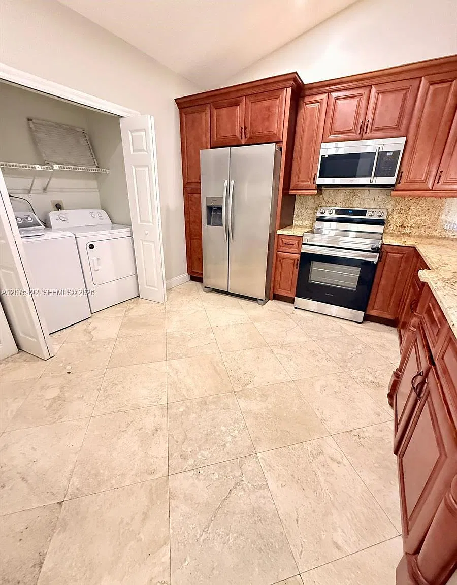 4 bed, 2.0 bath, 1485 sqft, $3,100 — Photo 4