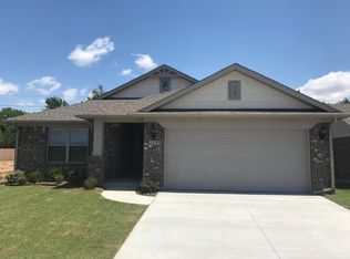 204 Evermore Ln, Yukon, OK 73099