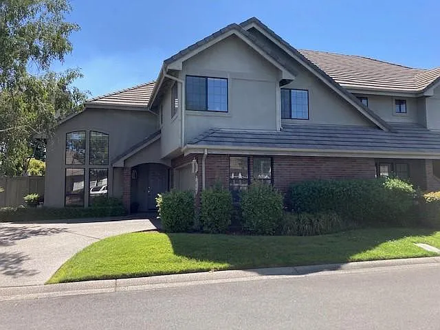 7647 Bridgeview Dr — Photo 3