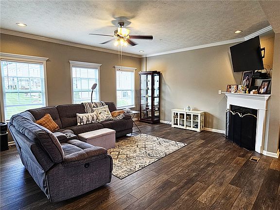 2nd image of 115 Shaley Dr