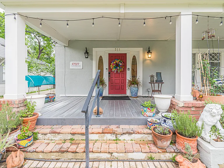 311 W Mistletoe Ave — Photo 4