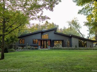 4720 Dover Rd, Bloomfield Hills, MI 48304