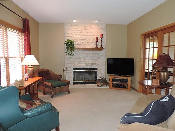5th image of 443 Majeskie Dr