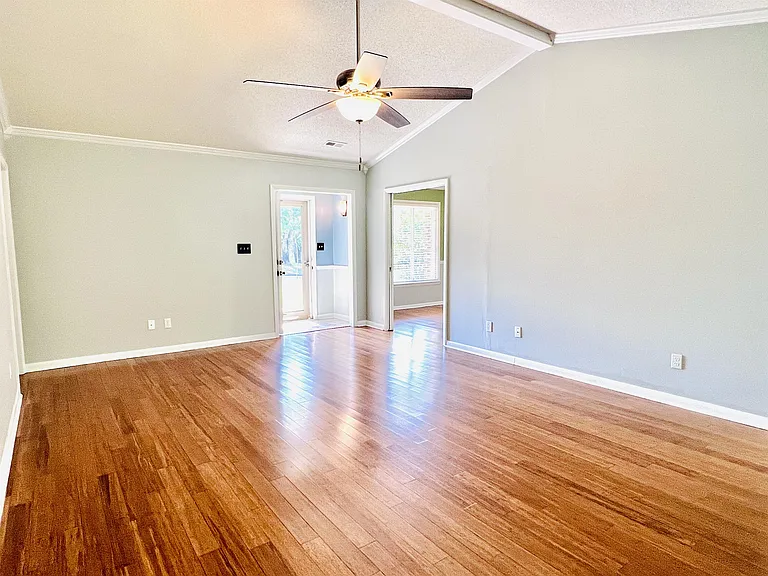 116 Bibb Dr — Photo 4