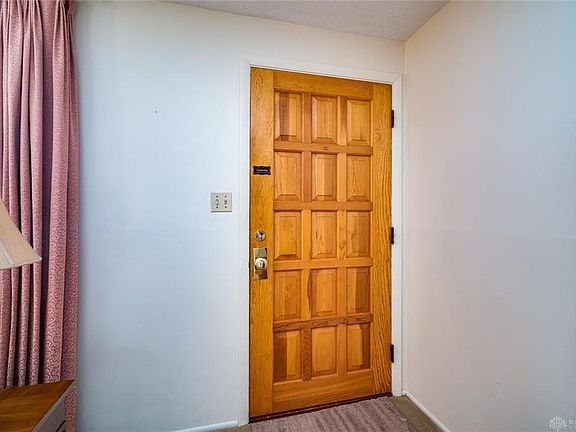 4th image of 66 Carmel Ct