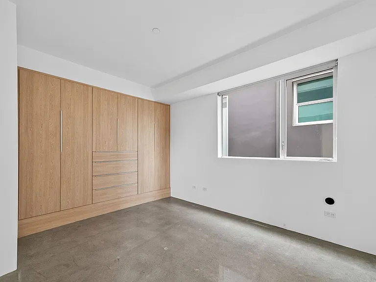 404 Grand Blvd — Photo 26