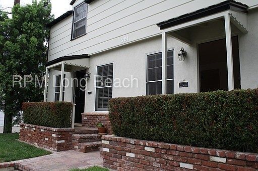 1st image of 261 Glendora Ave