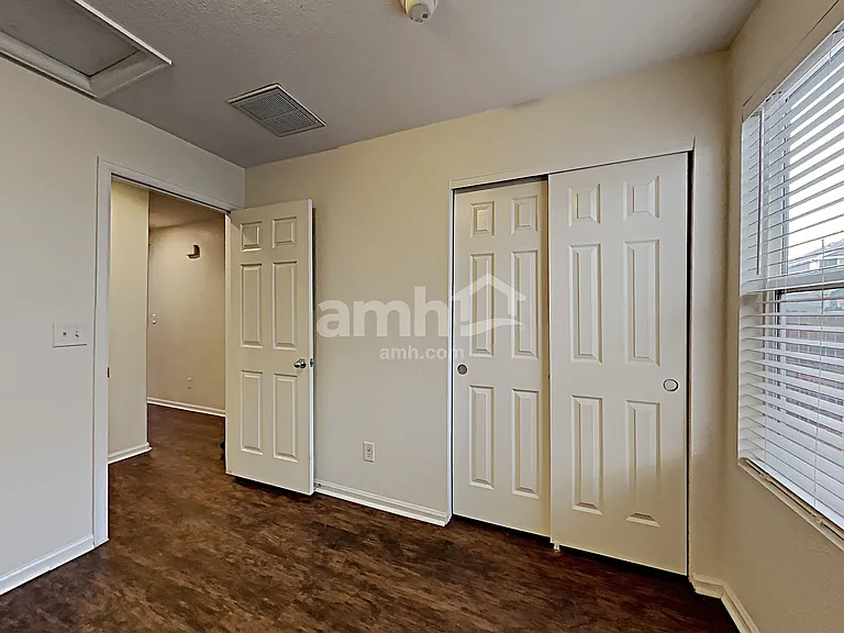 251 Lonewolf Dr — Photo 13