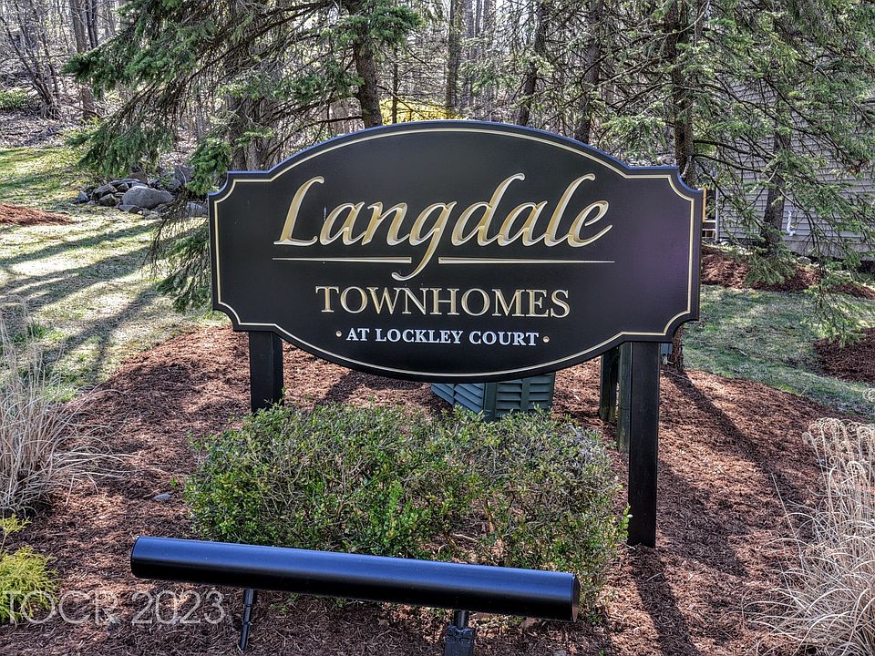 1st image of 35 Lockley Ct