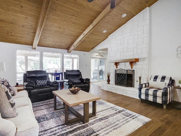 568 Sellmeyer Ln — Photo 7
