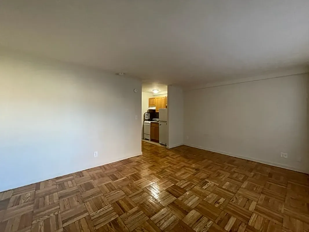 Building Photo - 164-20 Highland Ave #7H