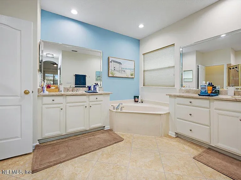 1357 Barrington Cir — Photo 18