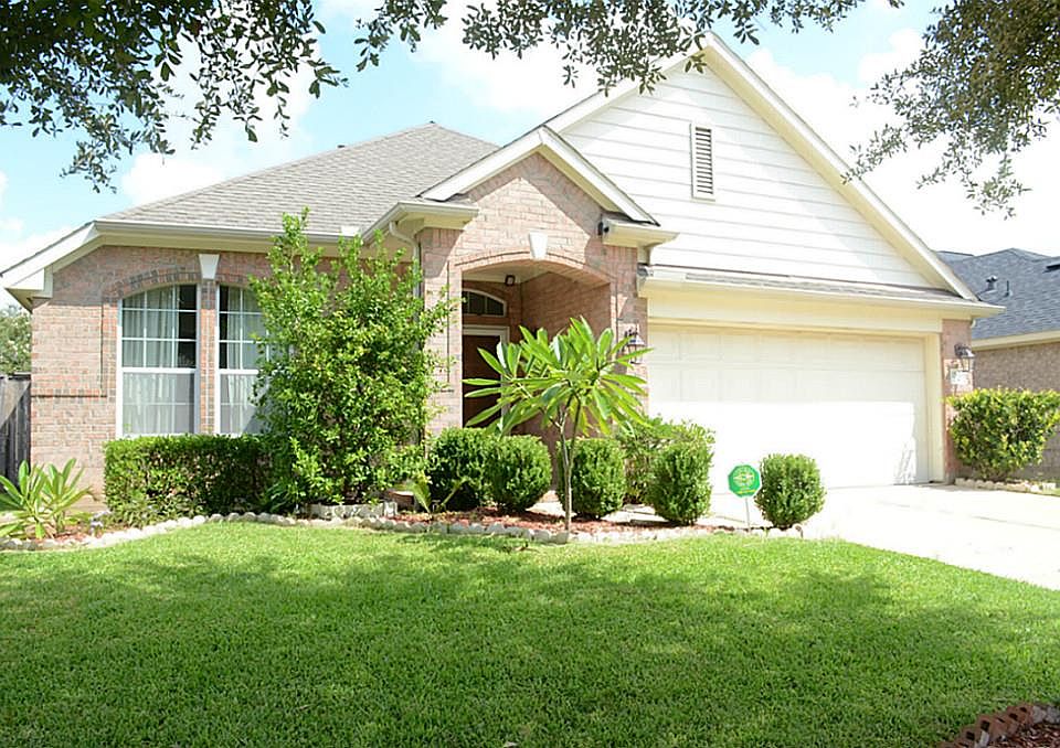 1st image of 15926 Wilmington Park Ln