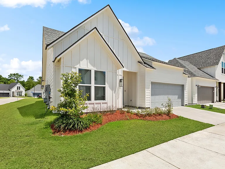 1511 Bowstring Dr — Photo 2