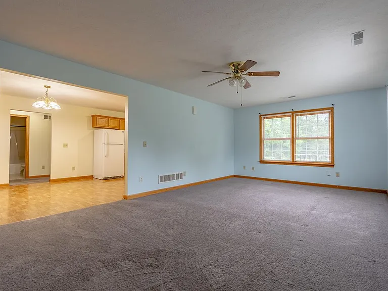2919 Cliftmont Ave NE — Photo 4
