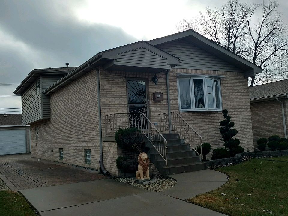 1st image of 1353 Memorial Dr