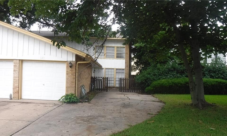 1st image of 121 N Cottonwood Dr