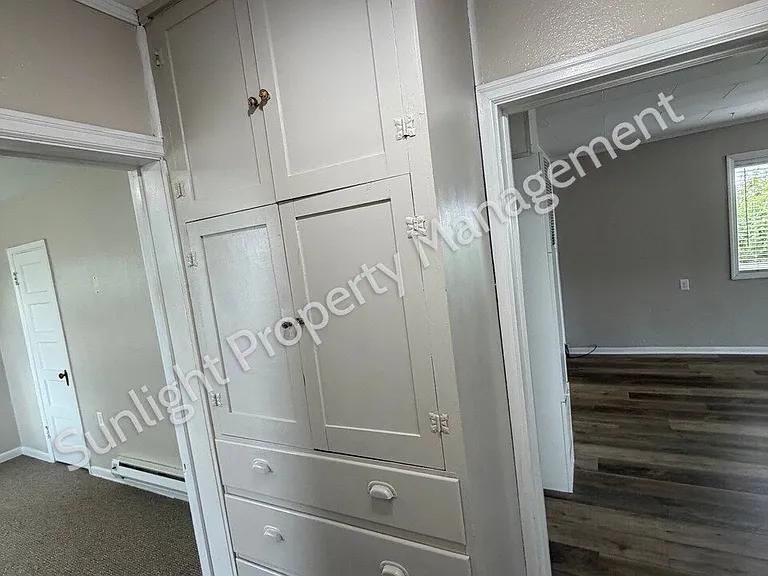 804 W 4th St — Photo 14