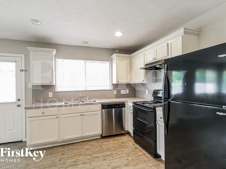 4427 Ravine Dr — Photo 7