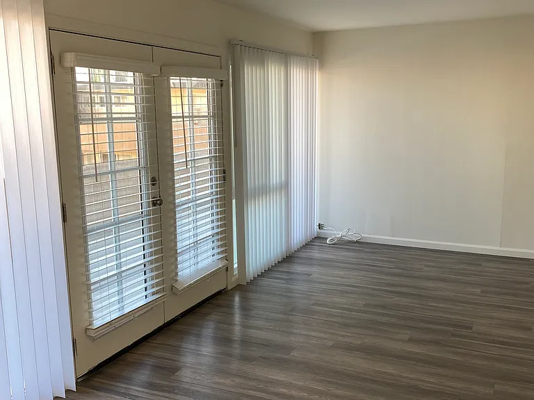 1014 W. Huntington Dr. — Photo 53