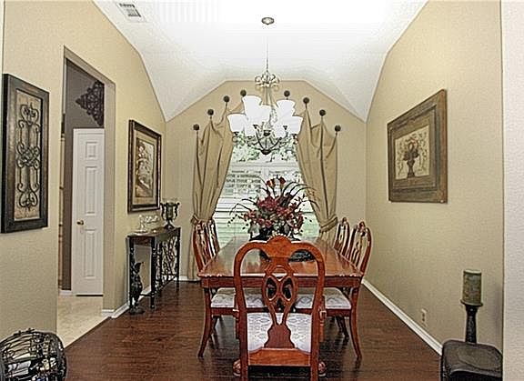 4th image of 2412 High Chapel Ct