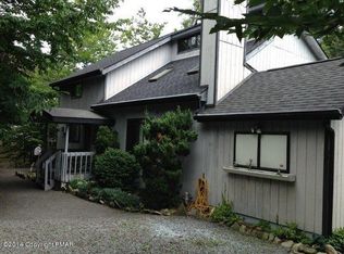 2207 Pine Valley Dr, Tobyhanna, PA 18466