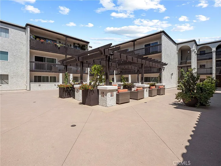 5334 Lindley Ave #319 — Photo 27