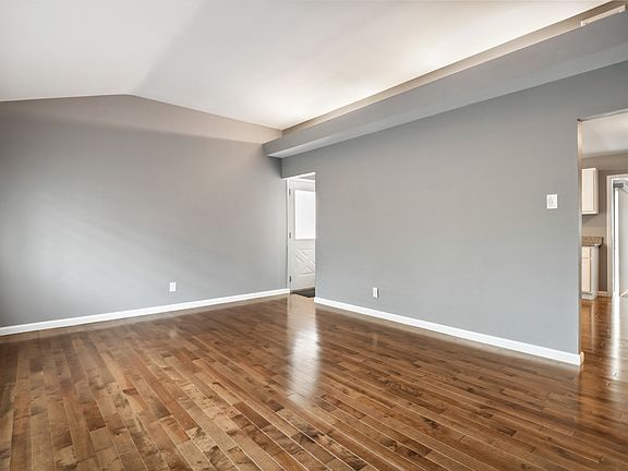 2nd image of 2743 Lakeport Dr