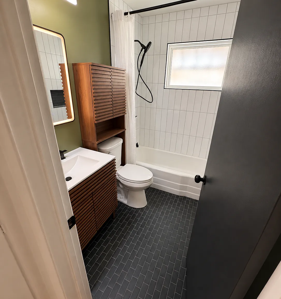 3 bed, 1058 sqft, $3,500 — Photo 4