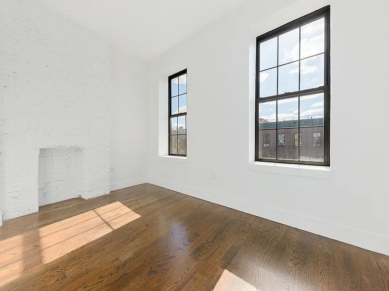 183 Eldert St #3R — Photo 4