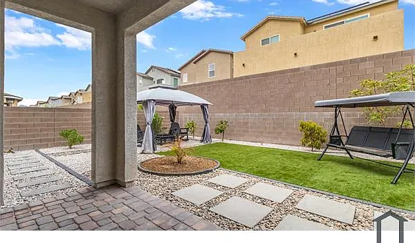 4 bed, 2275 sqft, $2,950 — Photo 2