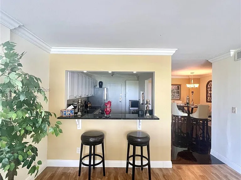 1465 NE 123rd St #502 — Photo 3