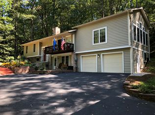 1359 Swope Dr, Boiling Springs, PA 17007