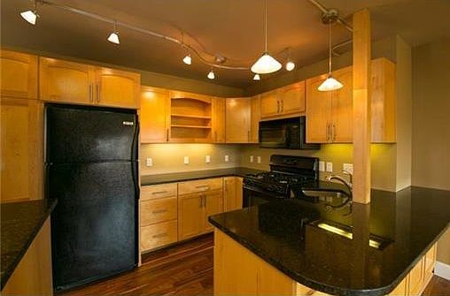 4th image of 803 W 48th Street # Fl 6th