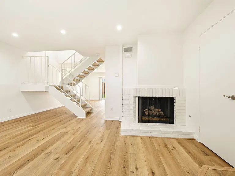839 Del Mar Downs Rd #D — Photo 13