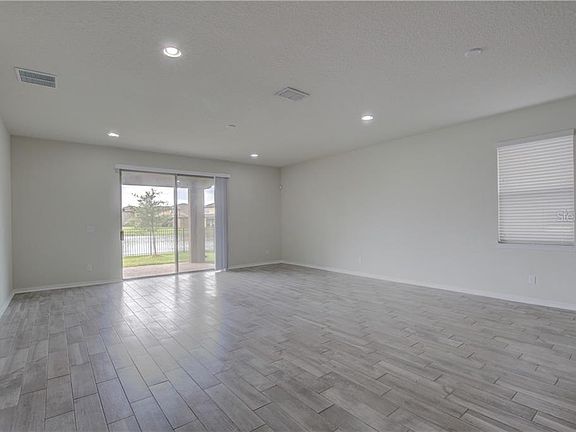 5th image of 2812 Mead Ave