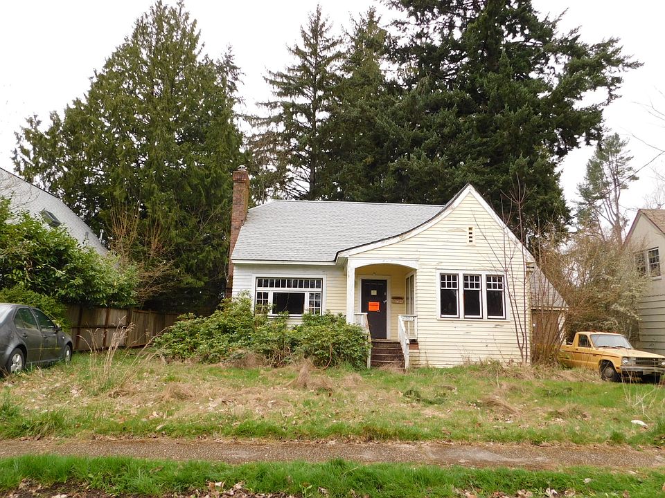 1st image of 3215 Lorne St SE