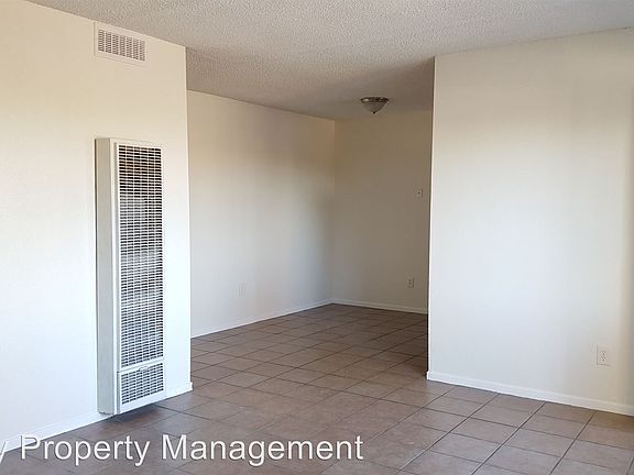 3rd image of 4758 Imperial Ave APT 03