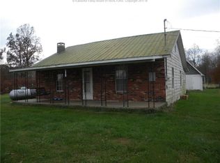 307 Grace Ln, Letart, WV 25253