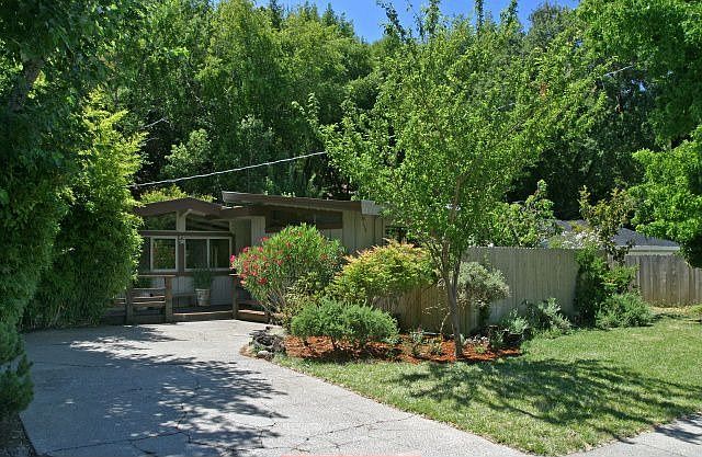 1st image of 62 Gregory Dr