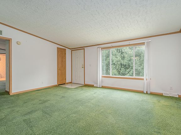 3rd image of 451 Avenue C